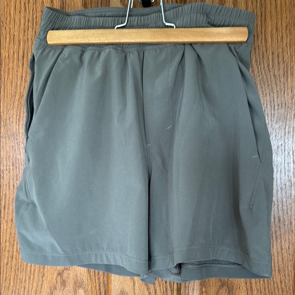 Men's Gray/taupe lululemon shorts
